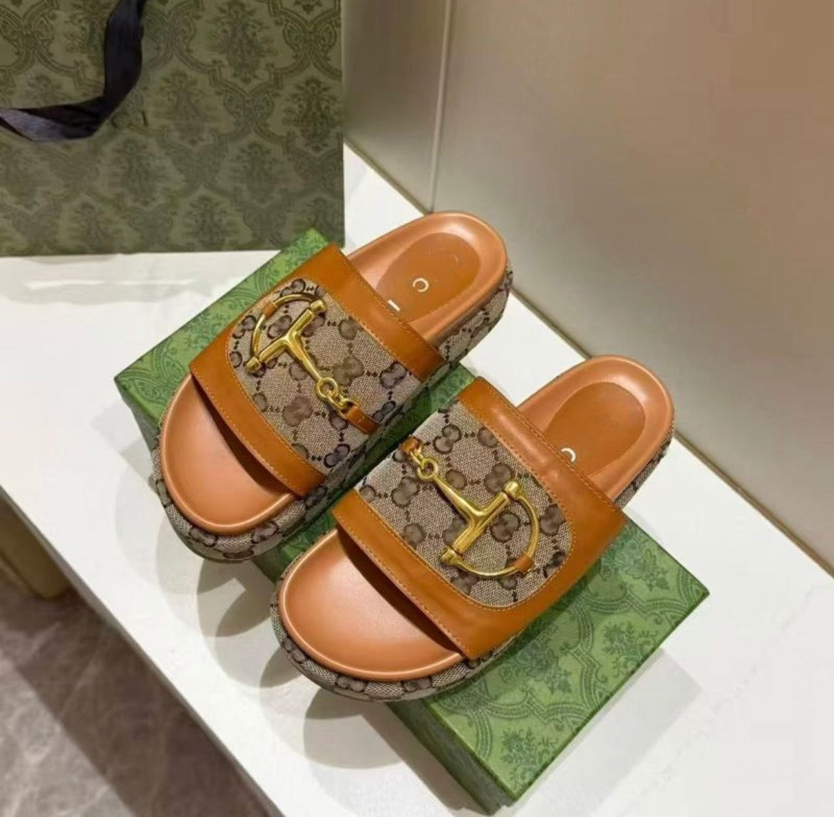 Pantoufles homme : GUCCI