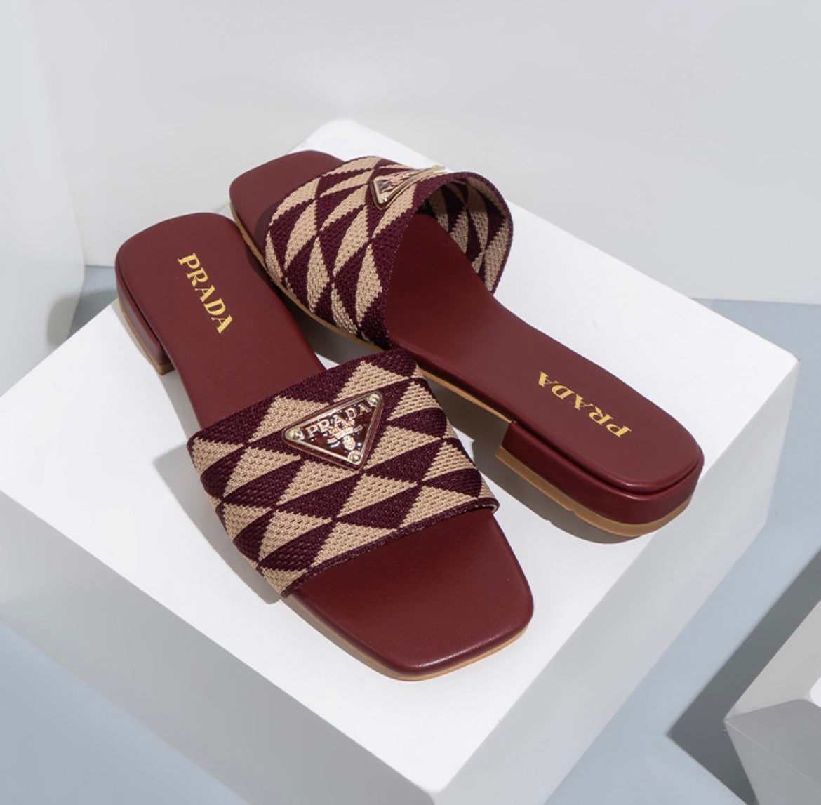 Sandale : PRADA