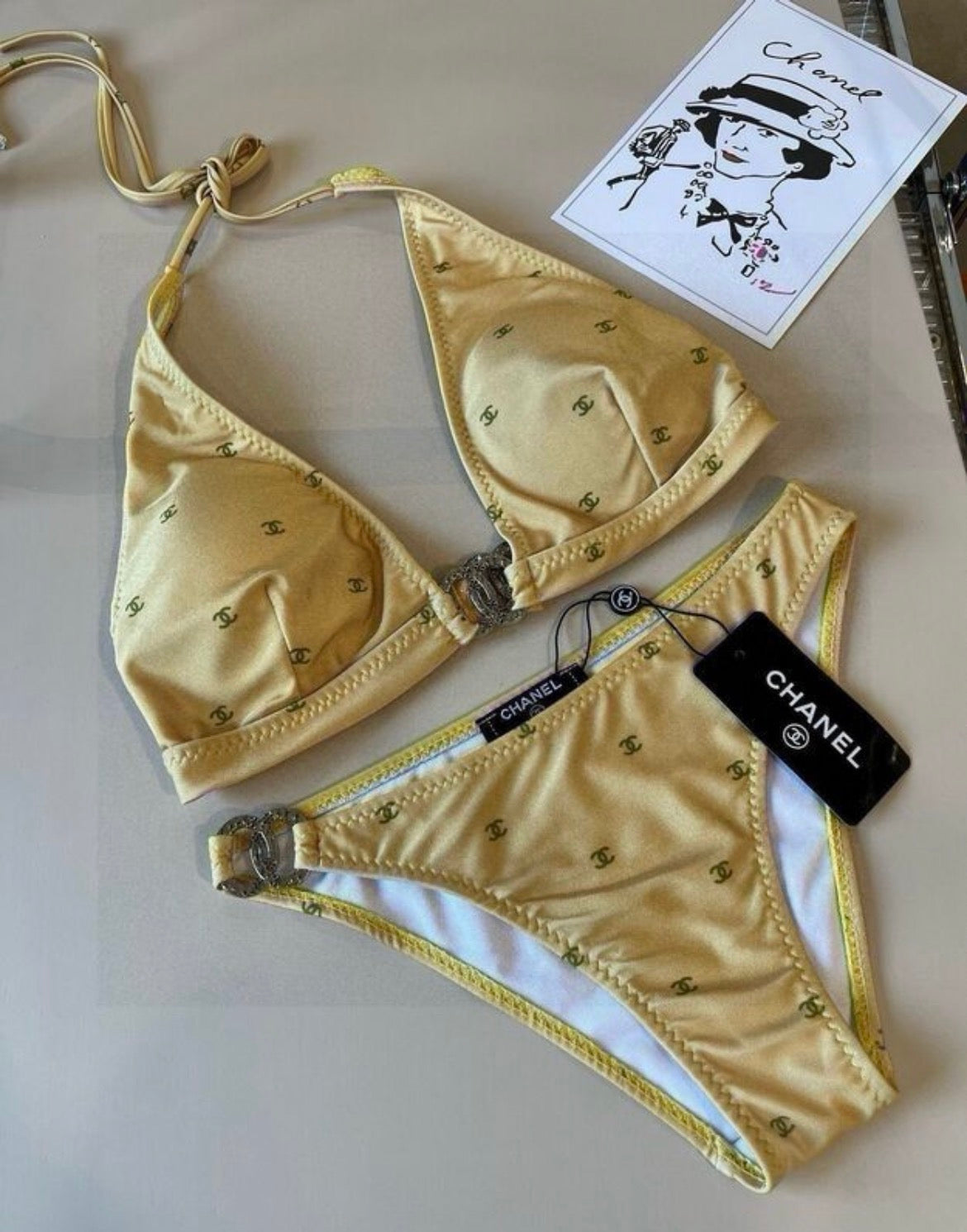 Maillot de bain :CHANEL