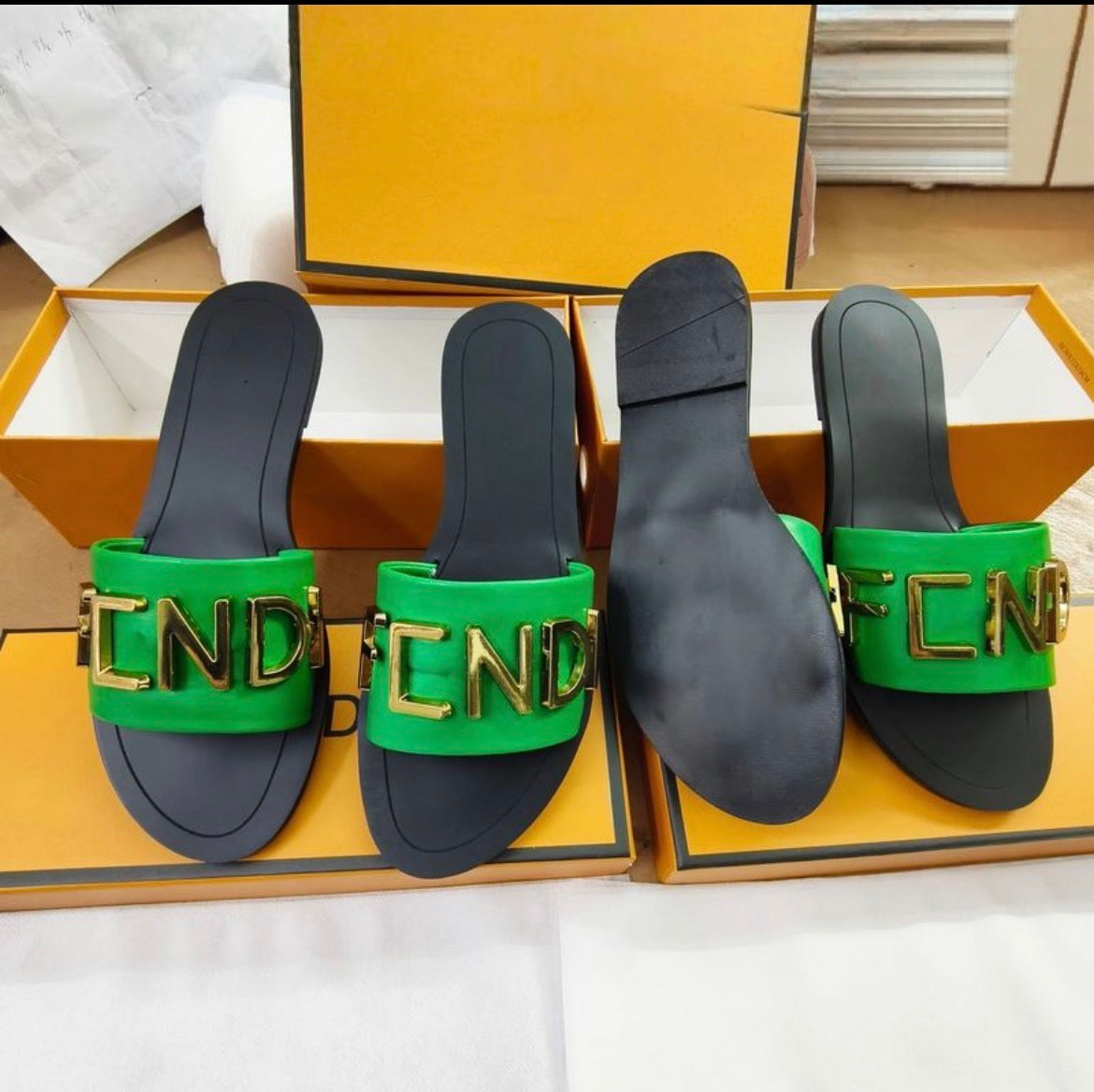 Sandales FENDI