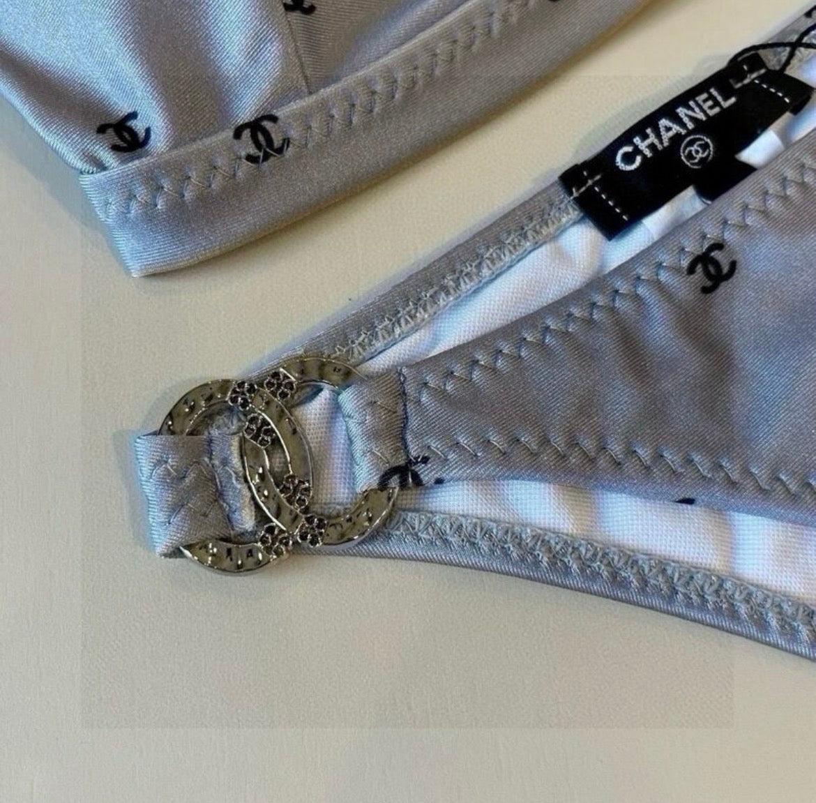 Maillot de bain :CHANEL