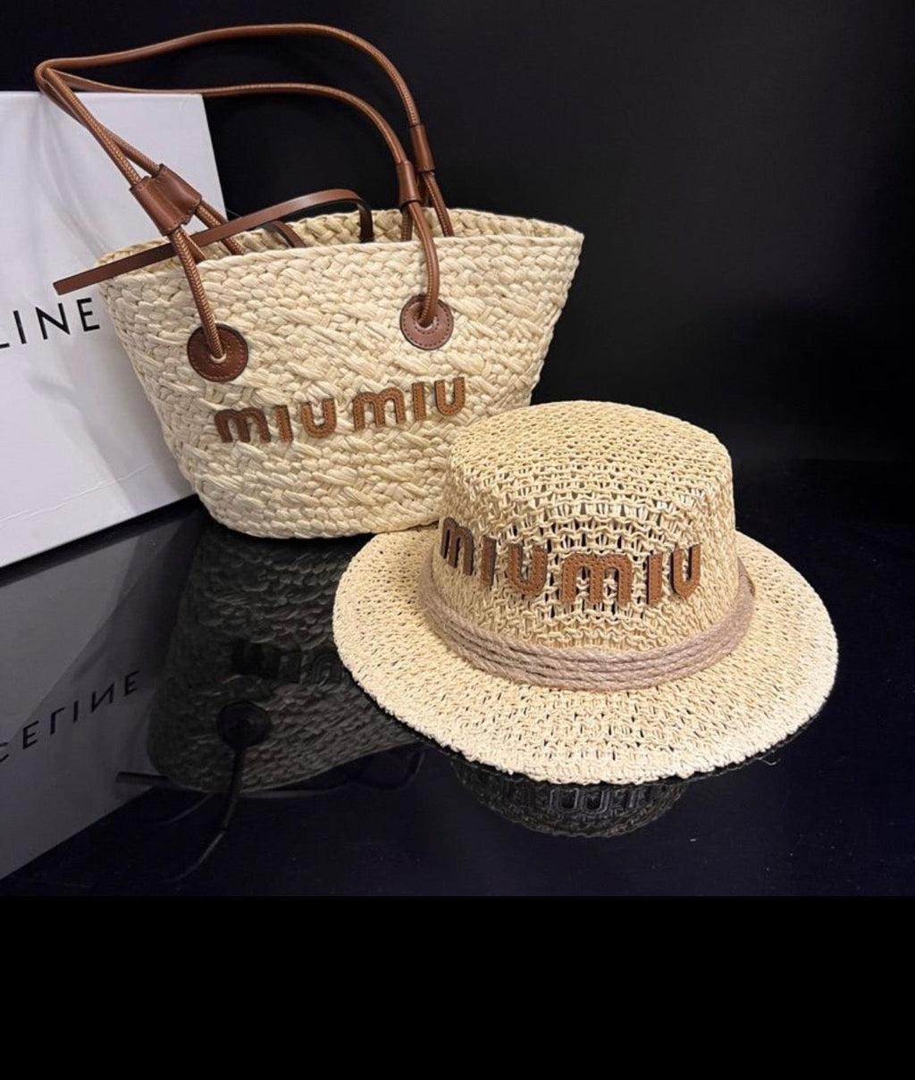 Sac à main et  chapeau :MIU MIU