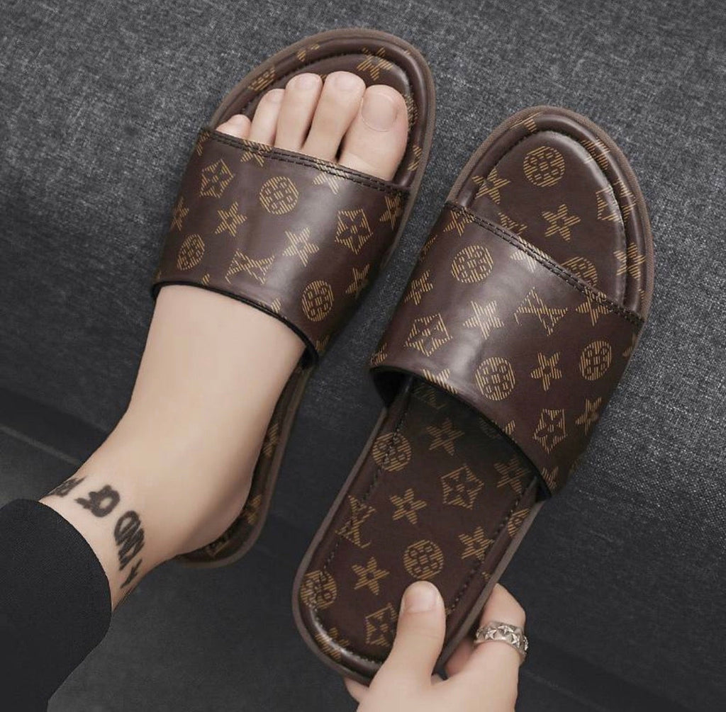 Pantoufles homme :LV