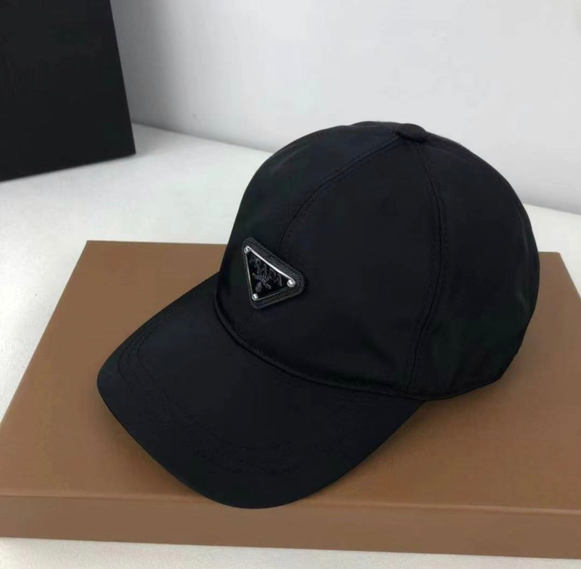 Casquette :PRADA