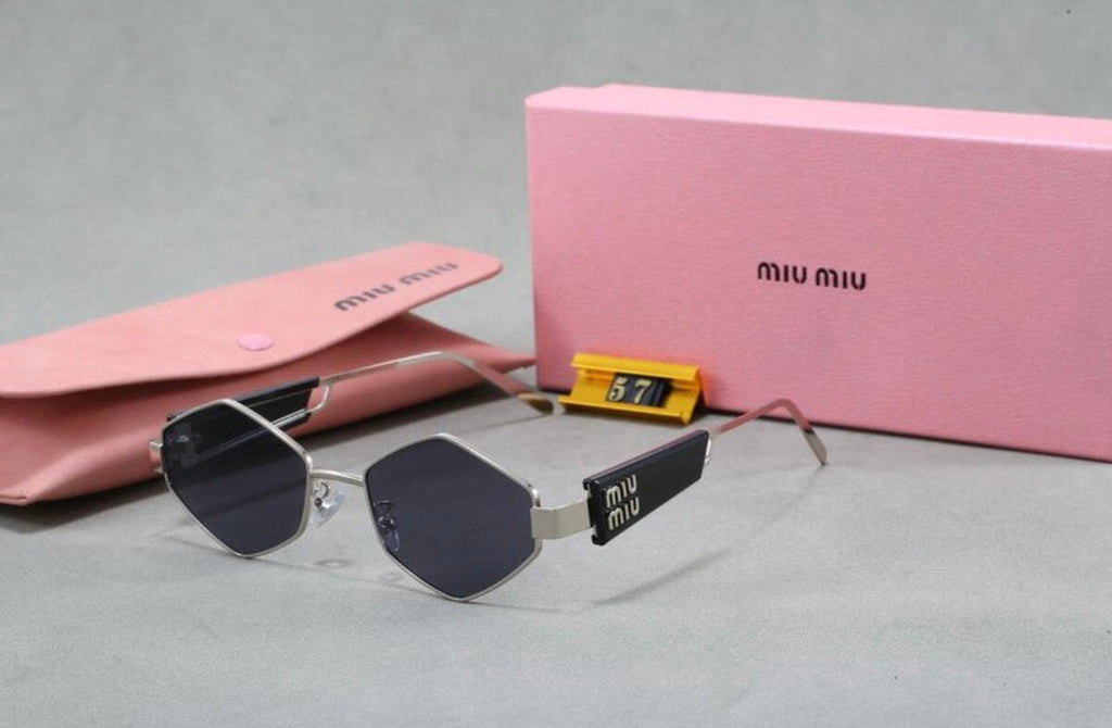 Lunette de soleil femme :MIU MIU