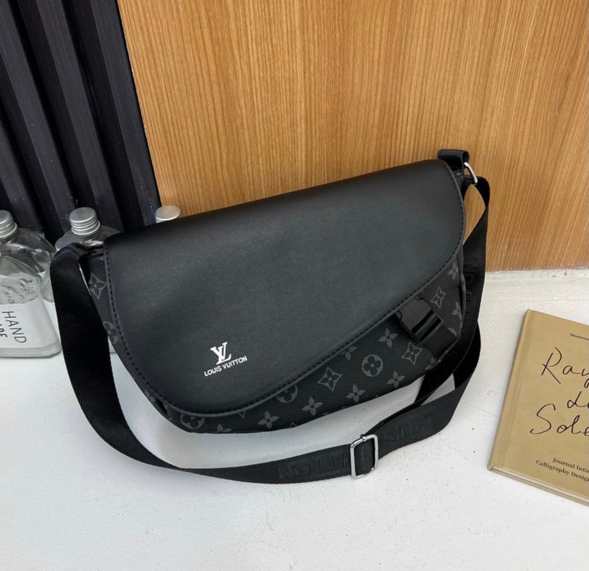 Sac homme :LV