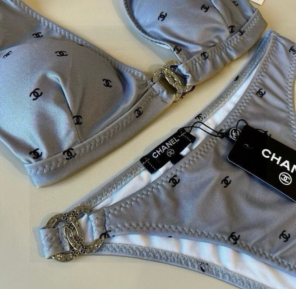 Maillot de bain :CHANEL