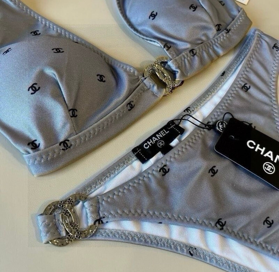 Maillot de bain :CHANEL