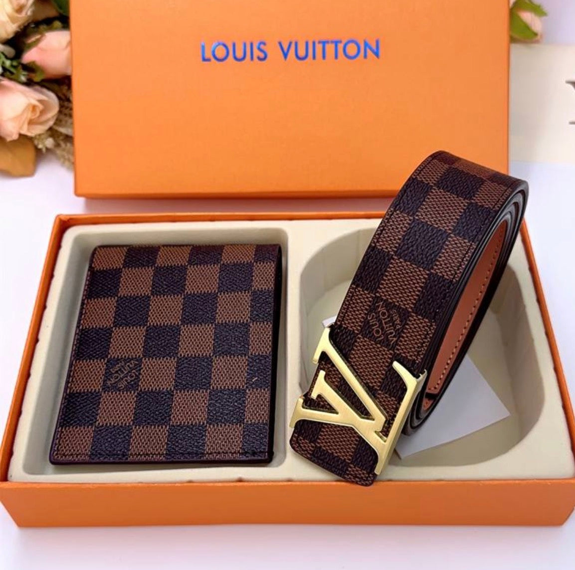 Ceinture et portefeuille LV