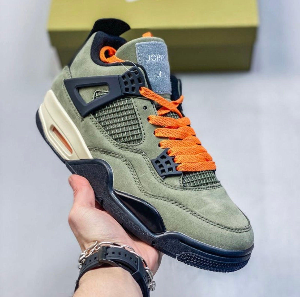 Baskets AIR JORDAN