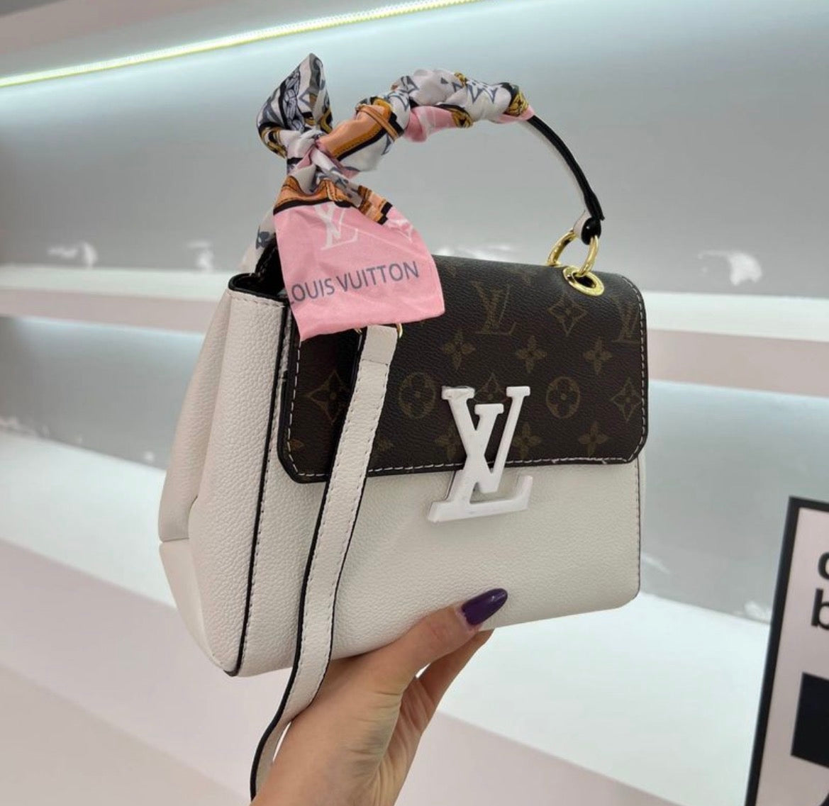 Sac ami LV