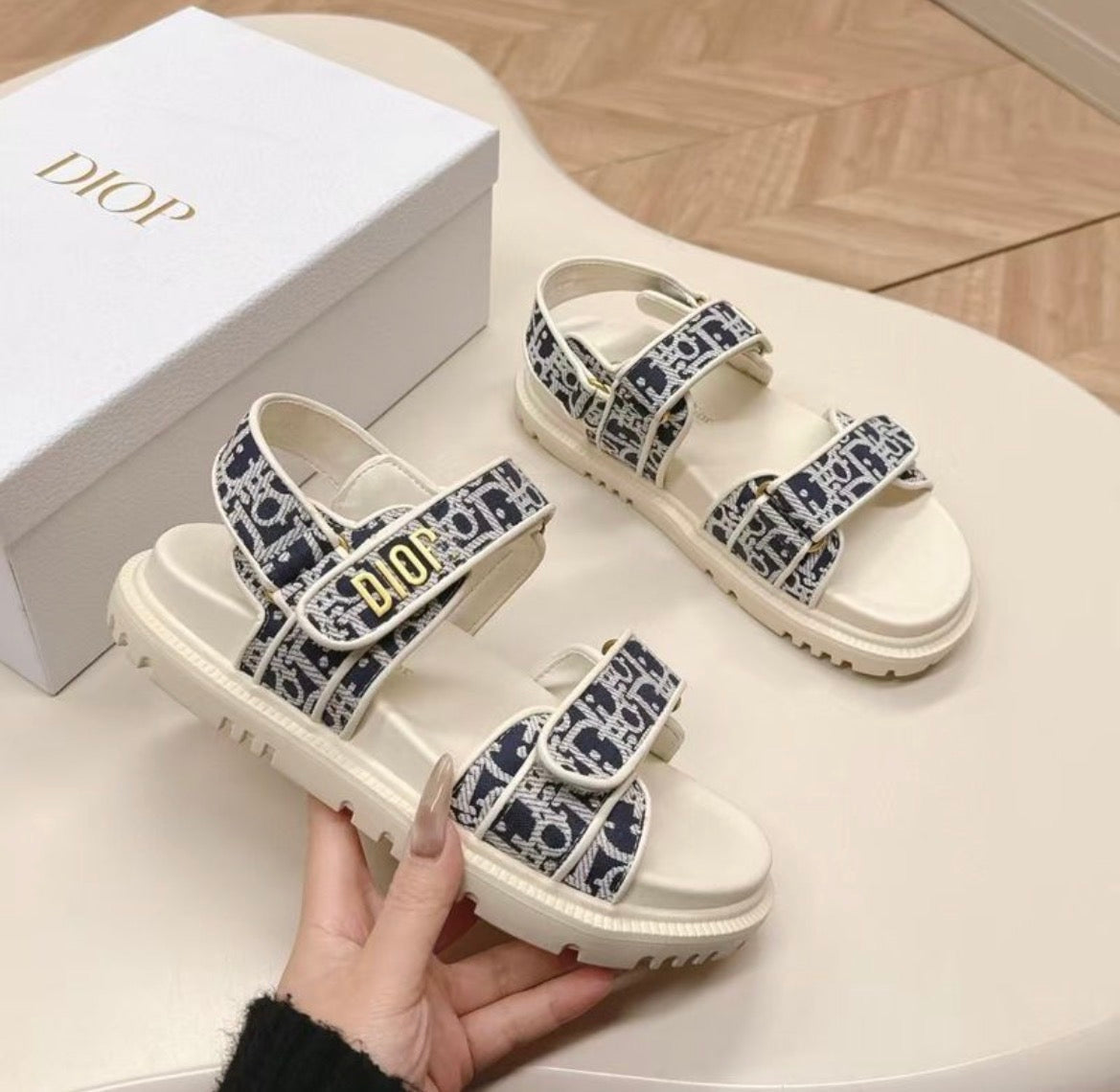 Pantoufles homme :DIOR