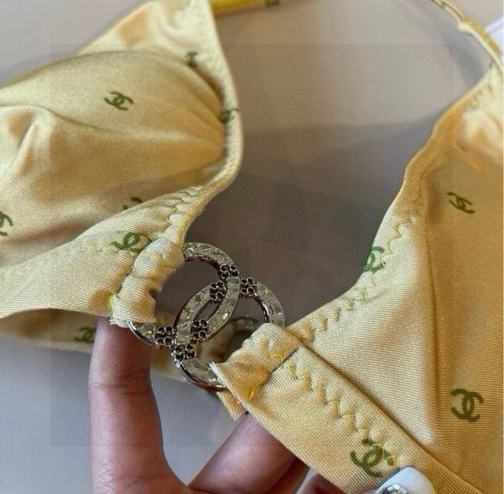 Maillot de bain :CHANEL