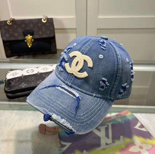Casquette : CHANEL