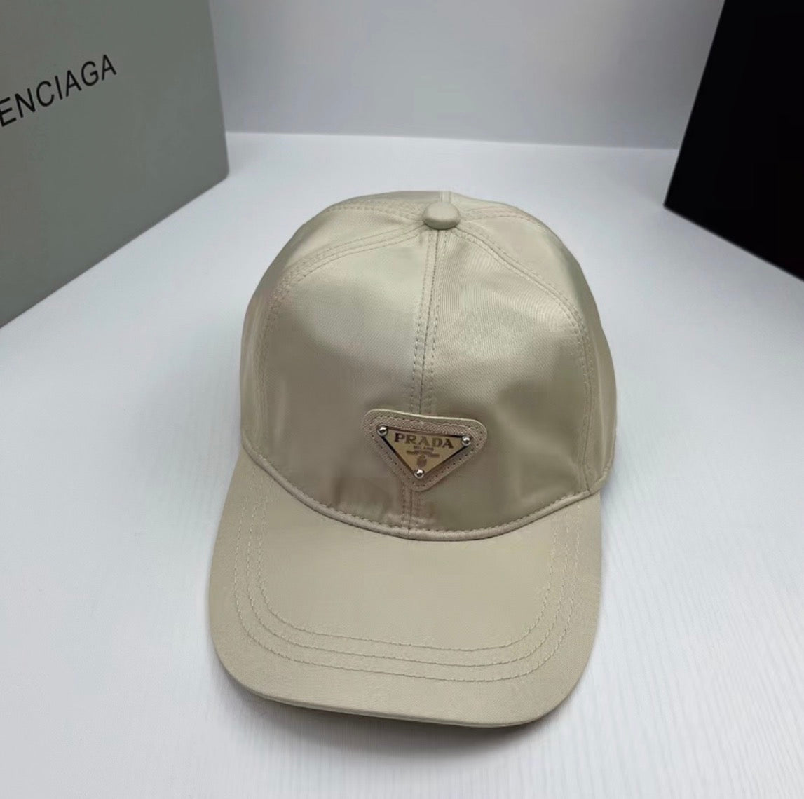Casquette :PRADA