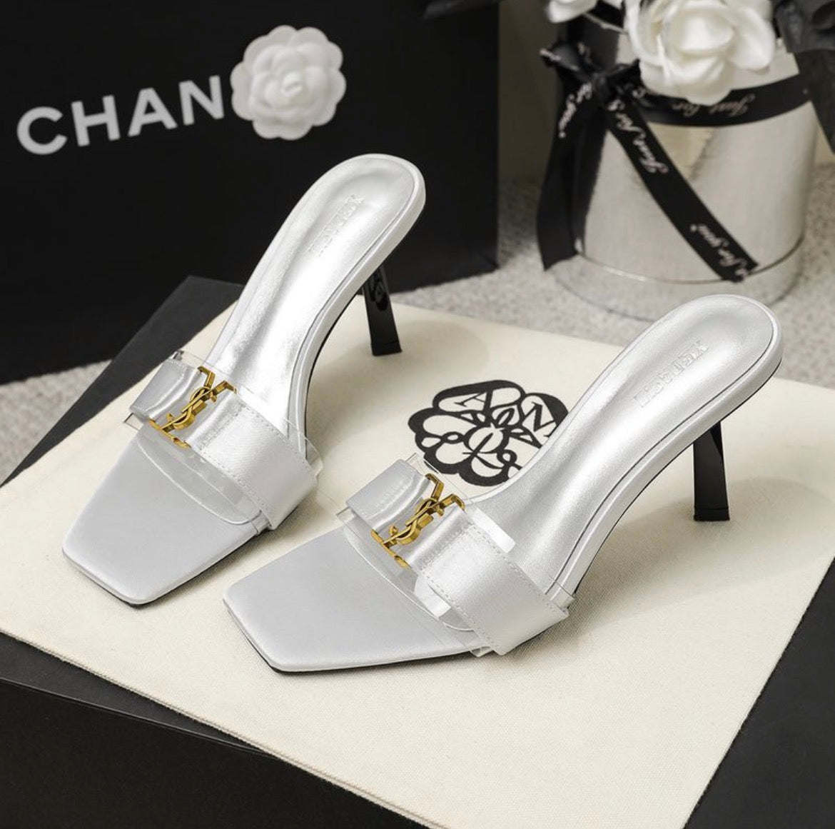 Sandales YVE SAINT LAURENT