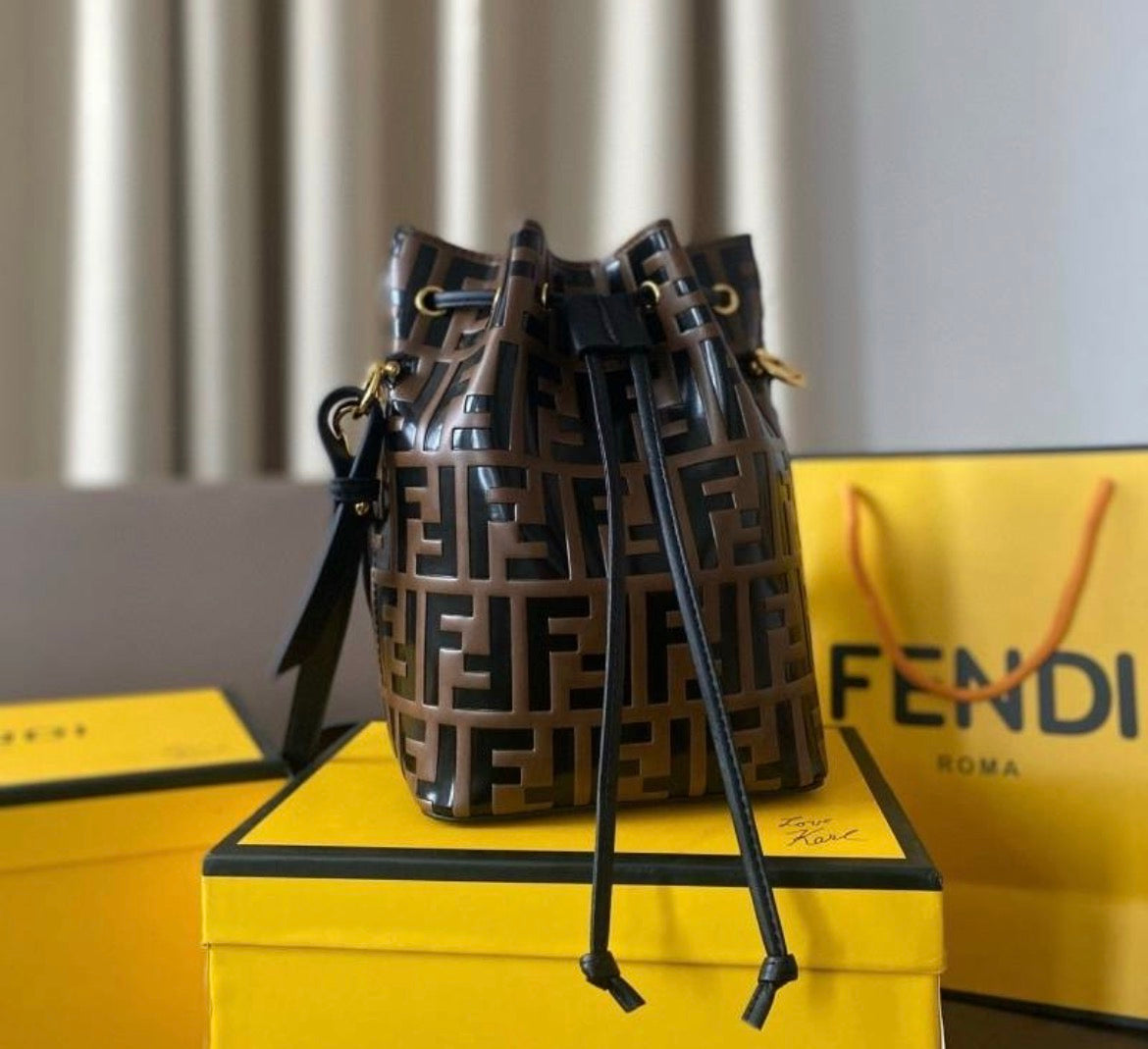 Sac à main : FENDI