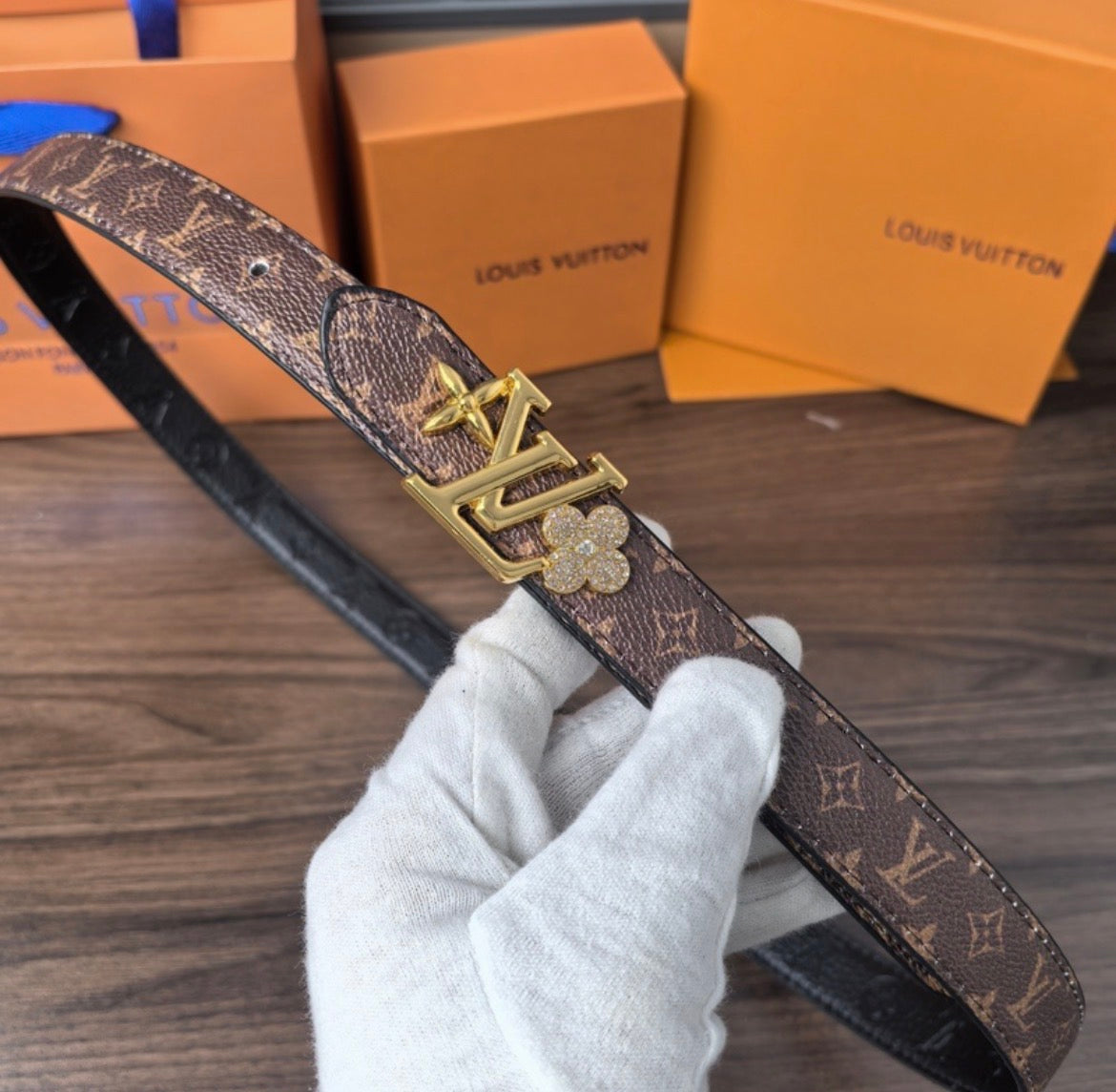 Ceinture :LV