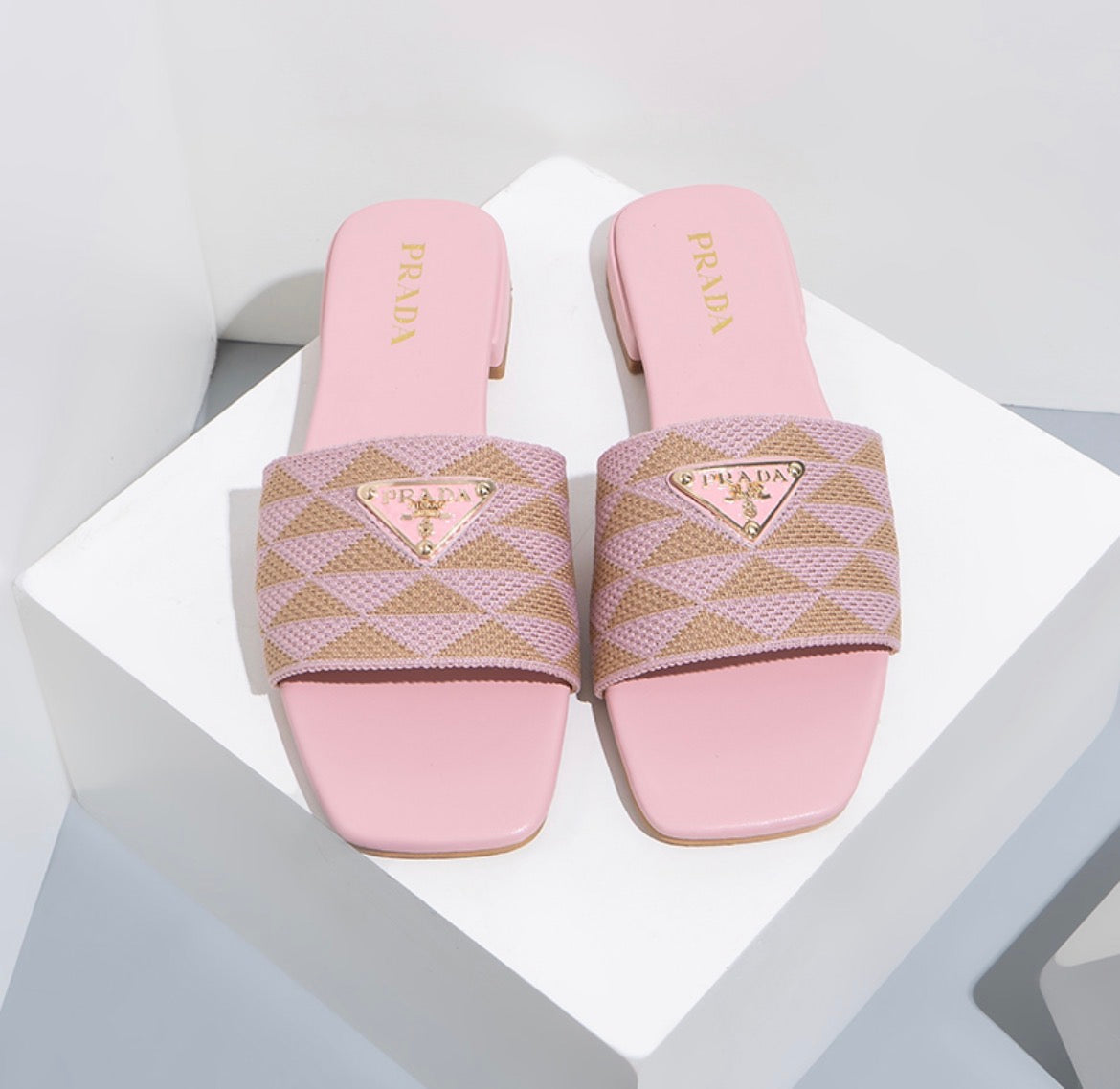 Sandale : PRADA