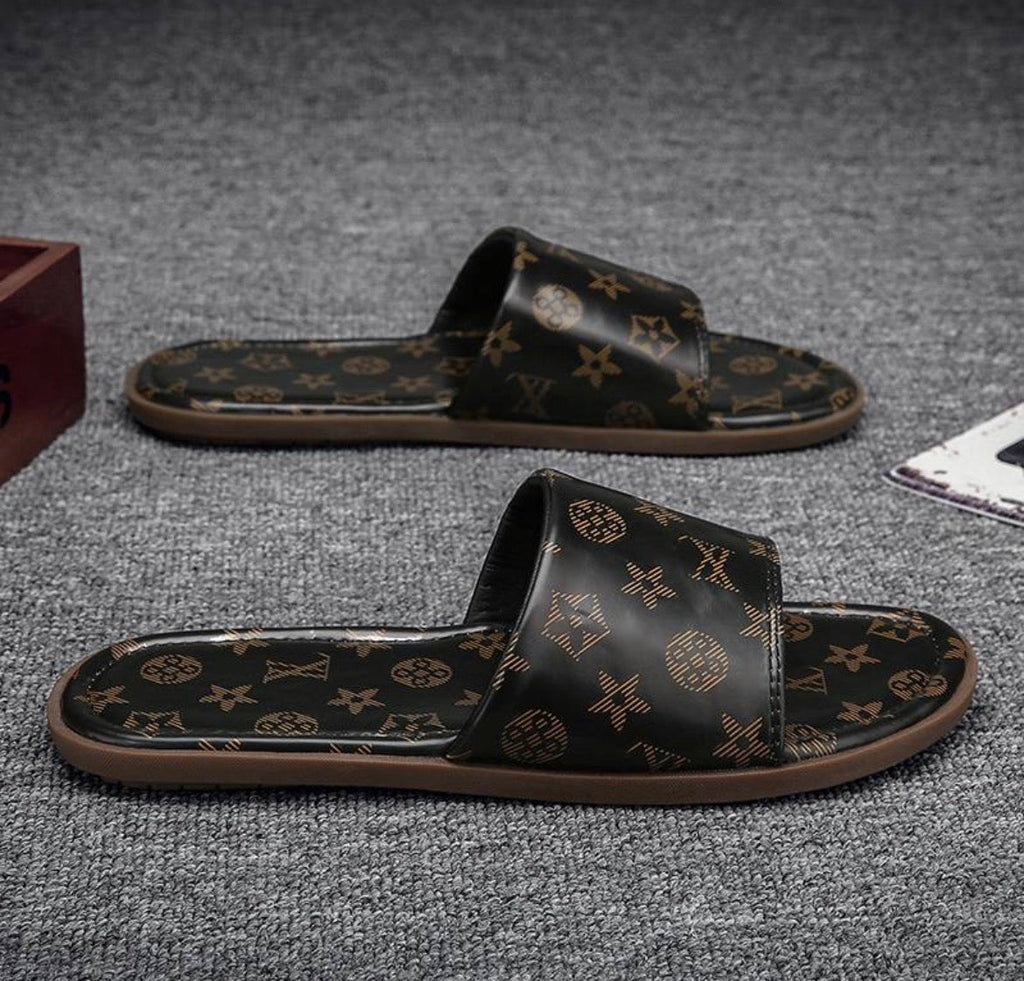 Pantoufles homme :LV