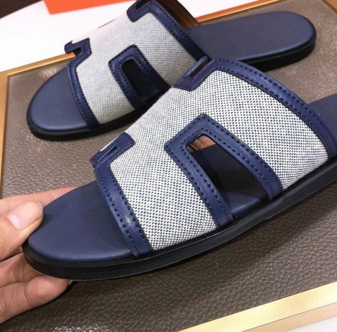 Pantoufles Homme :HERMÈS