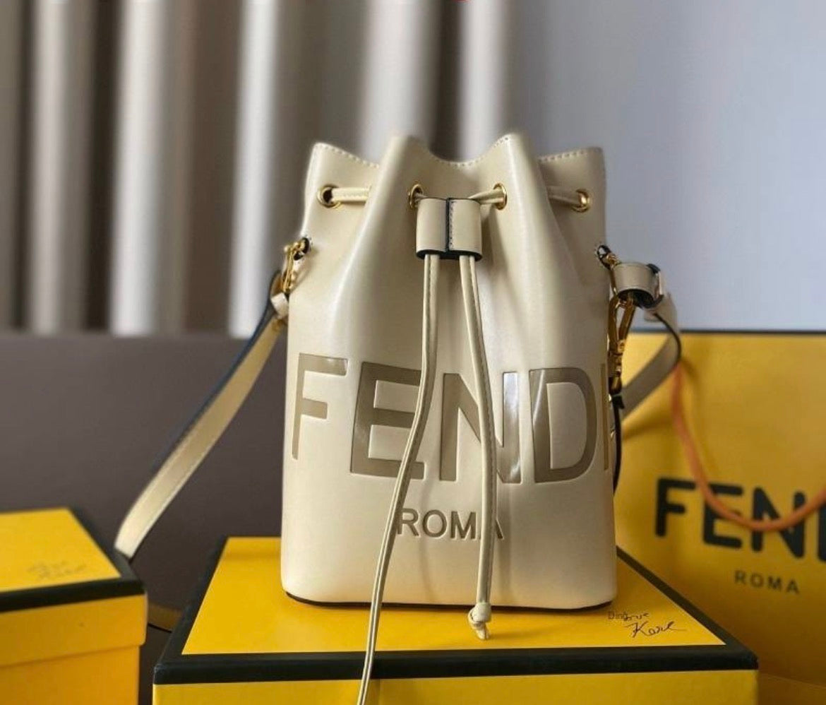 Sac à main : FENDI