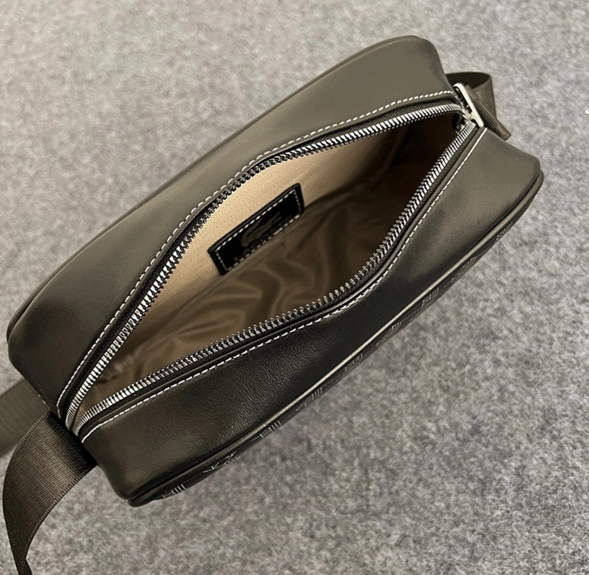 Sacs homme :LACOSTE