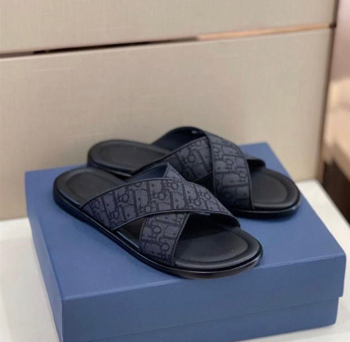 Pantoufles homme :DIOR