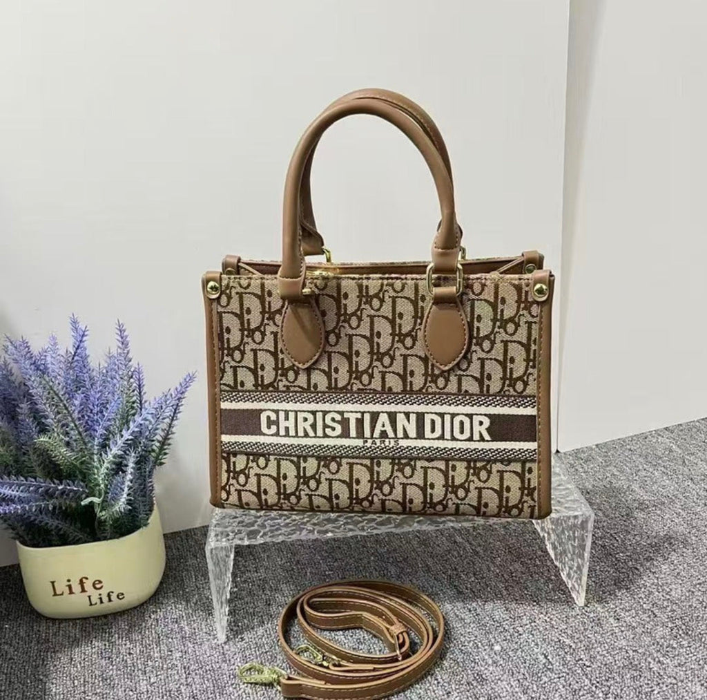 Sac a main CHRISTIAN DIOR