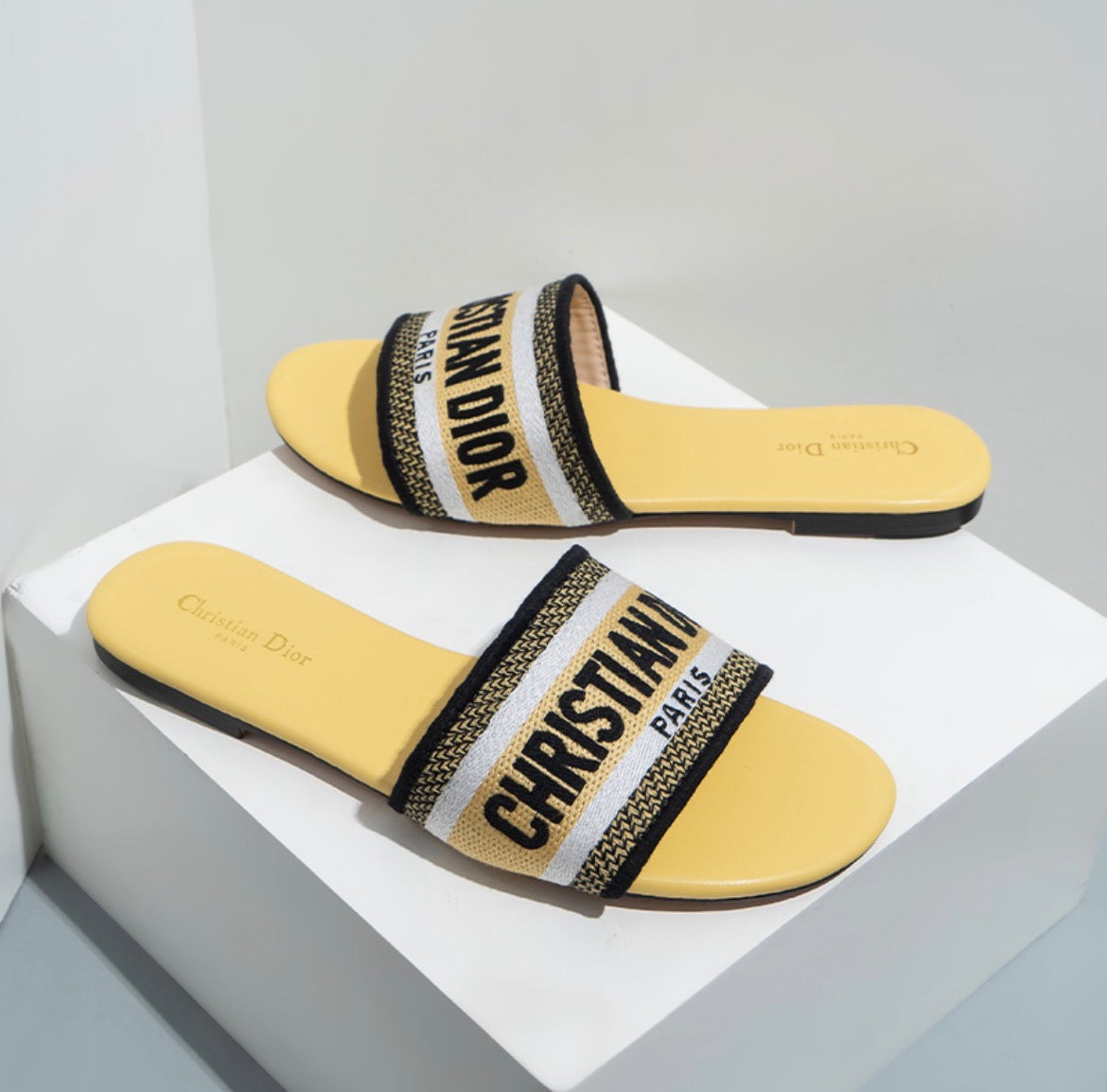 Sandales CHRISTIAN DIOR