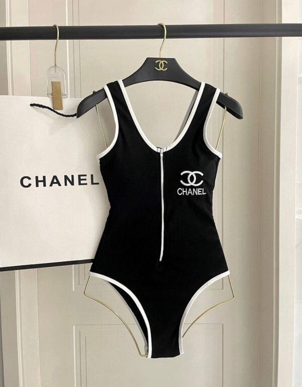 Maillot de bain : CHANEL