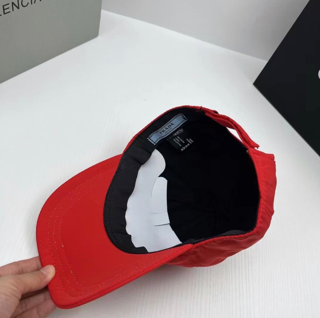 Casquette :PRADA