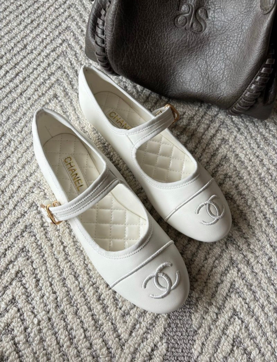 Ballerines Chanel — Élégance & Luxe au quotidien