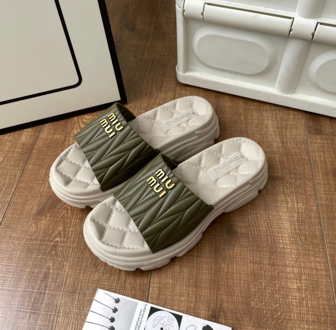 Sandales :MIU MIU