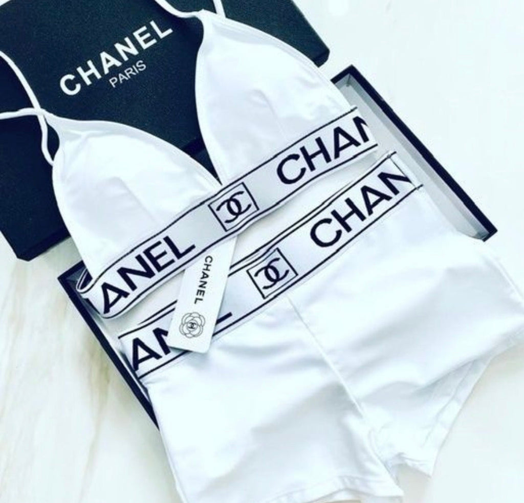 Maillot de bain :CHANEL