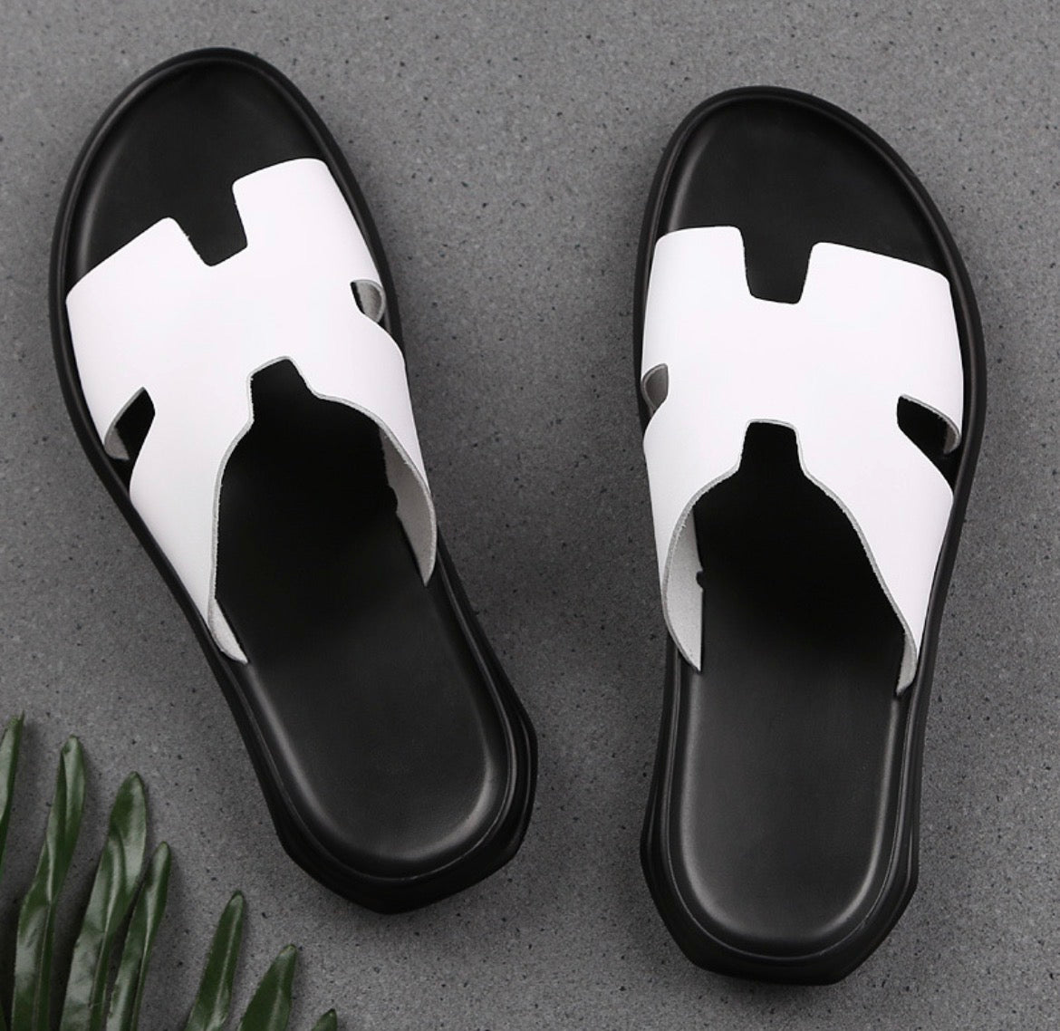 Pantoufles Homme : HERMÈS