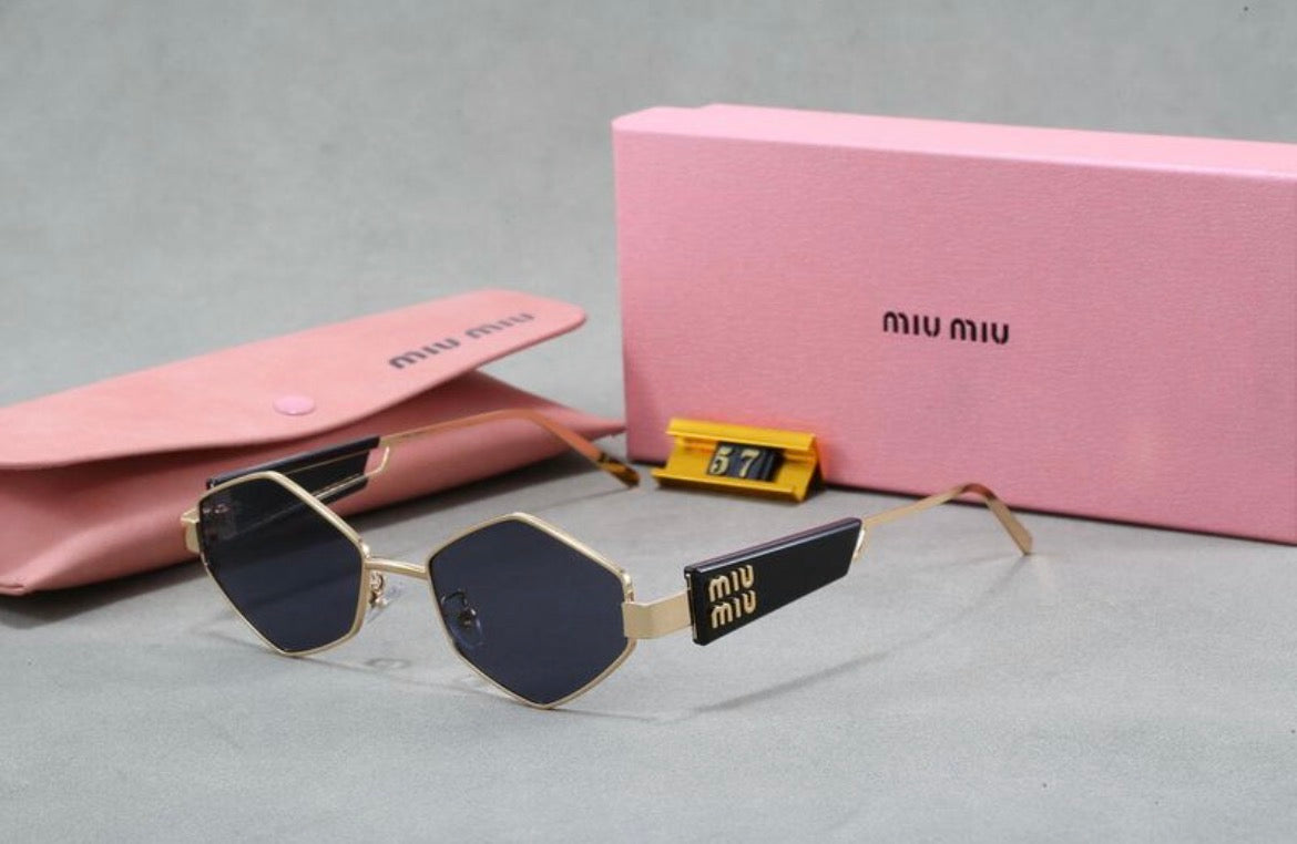 Lunette de soleil femme :MIU MIU