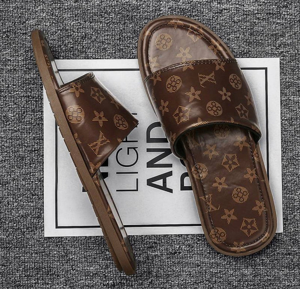 Pantoufles homme :LV