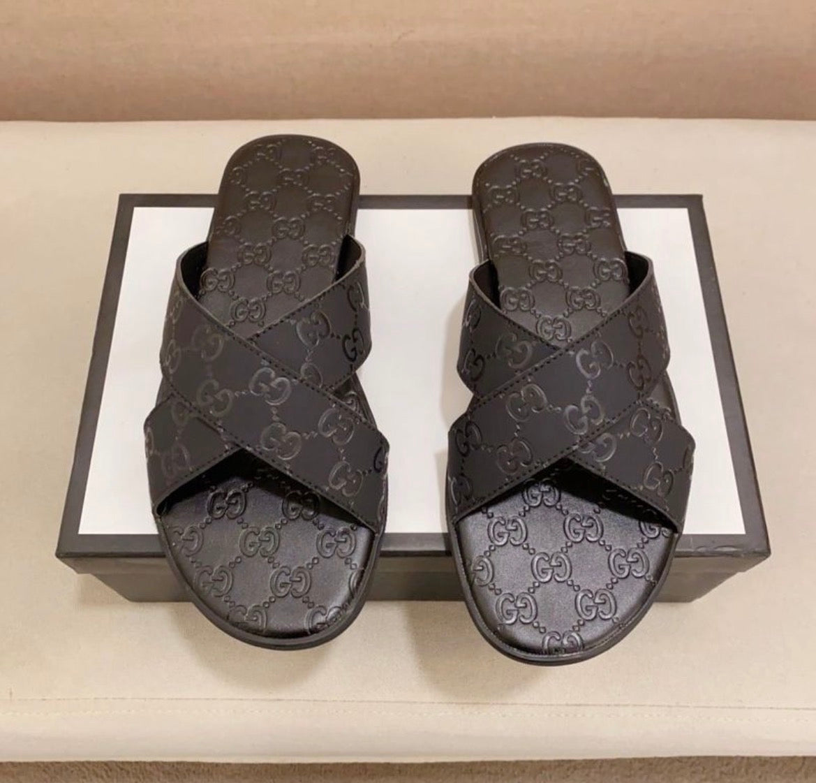 Pantoufles homme : Gucci