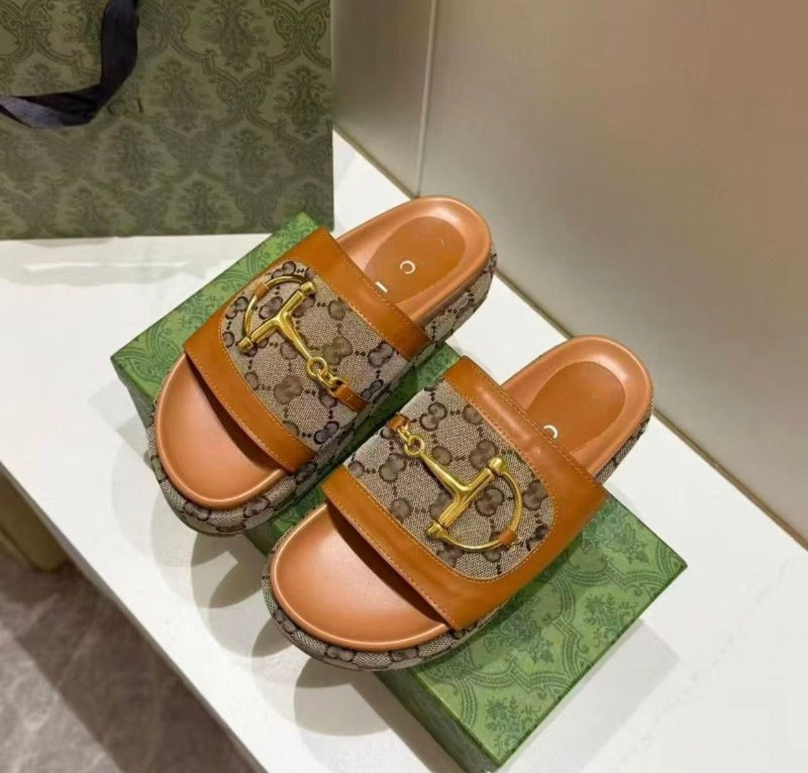 Pantoufles homme : GUCCI