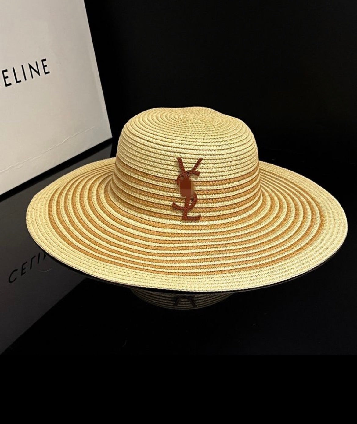 Sac a main et chapeau :YVE SAINT LAURENT