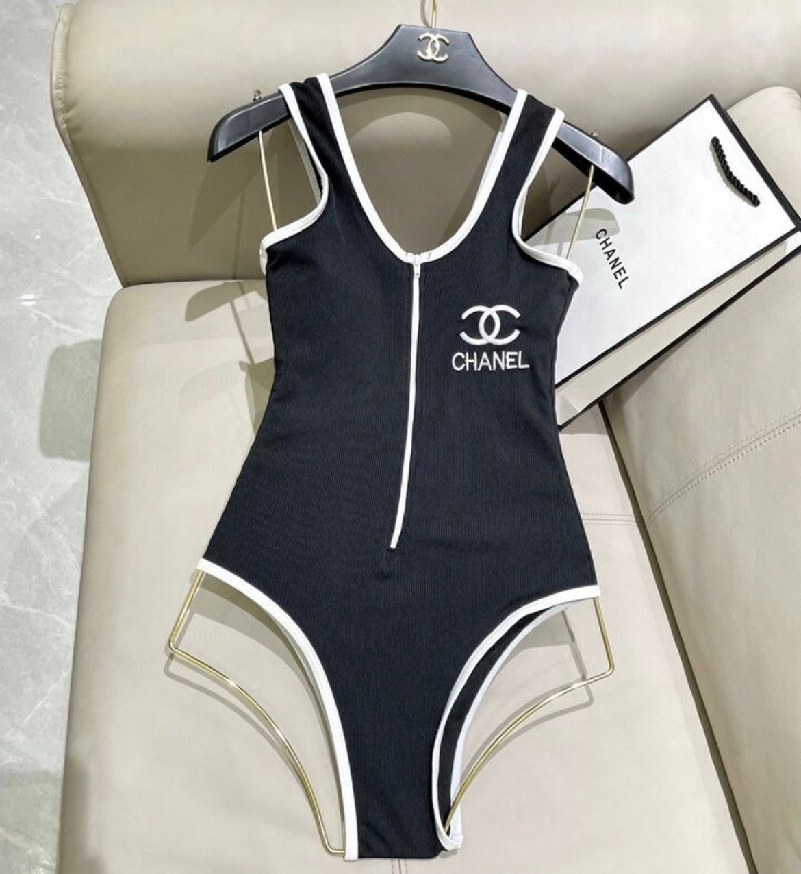 Maillot de bain : CHANEL