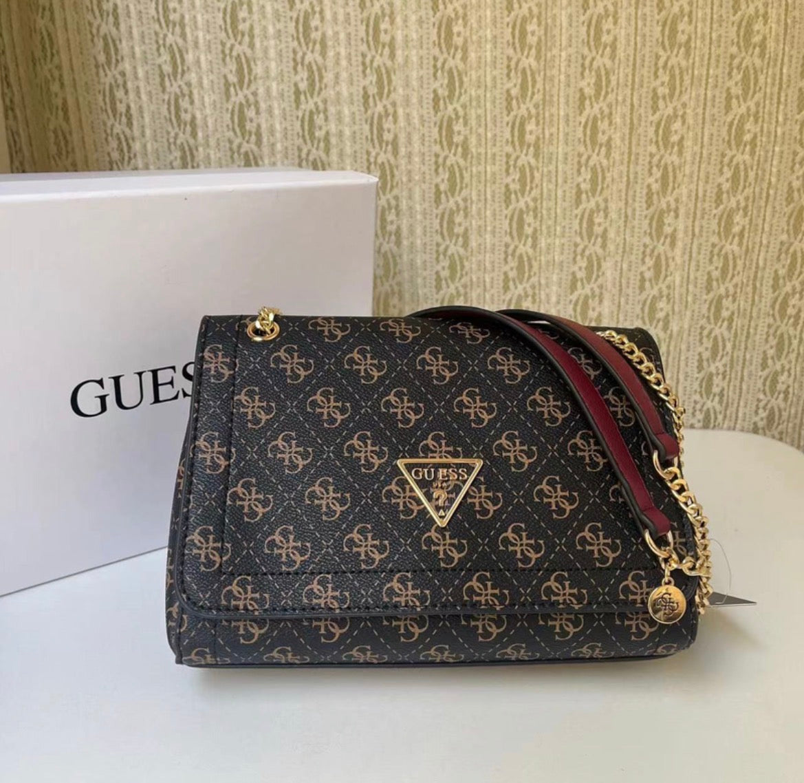Sac a main: GUESS