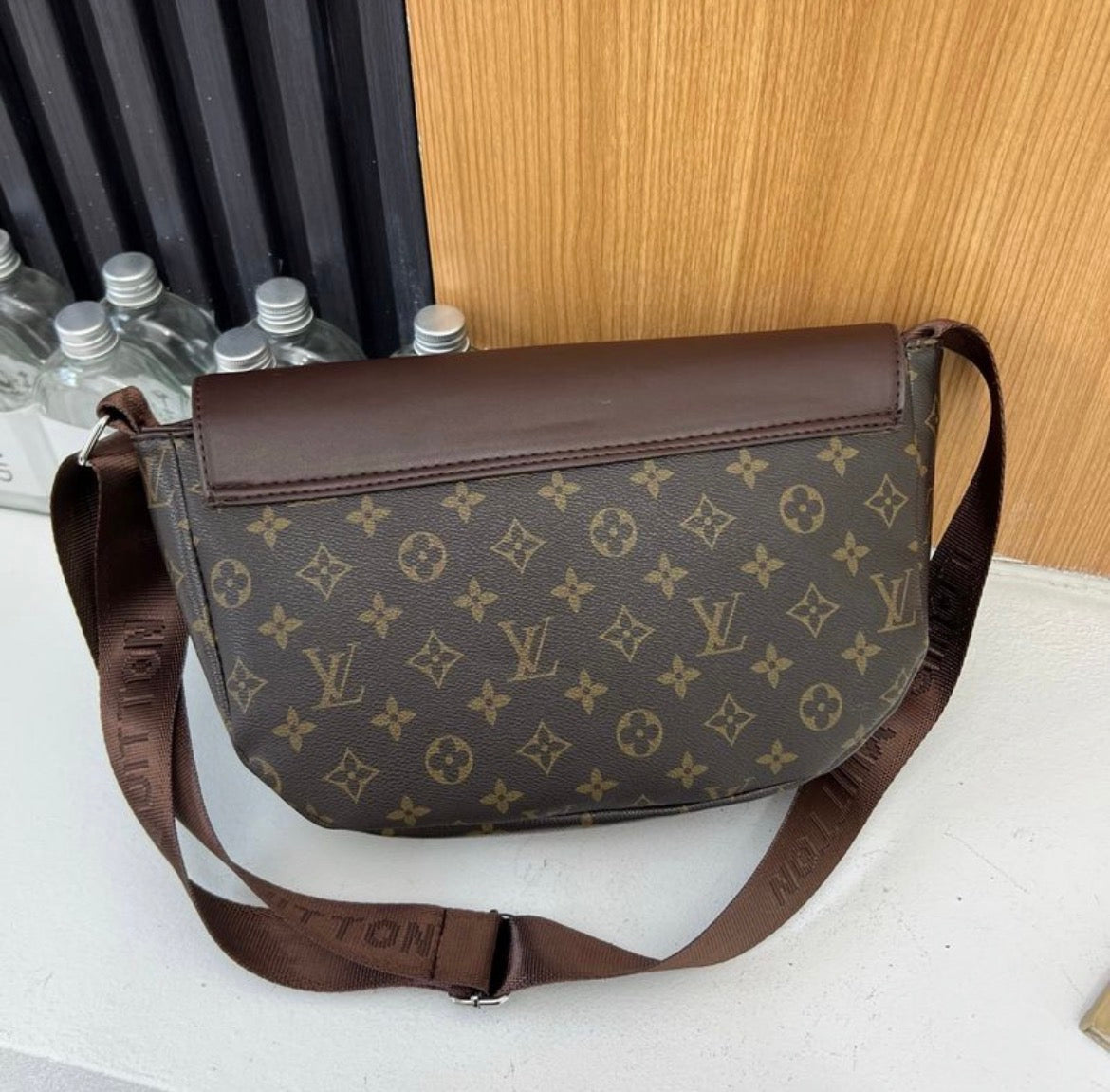 Sac homme :LV