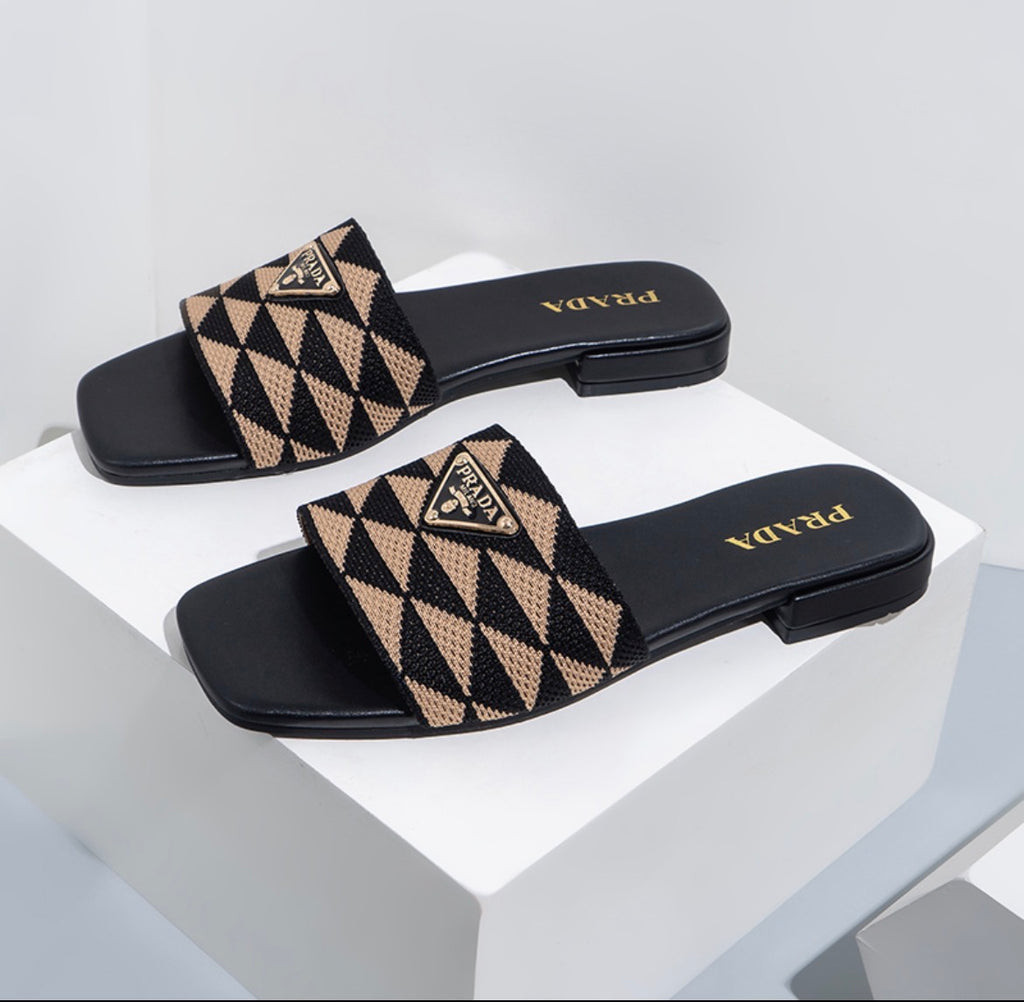 Sandale : PRADA