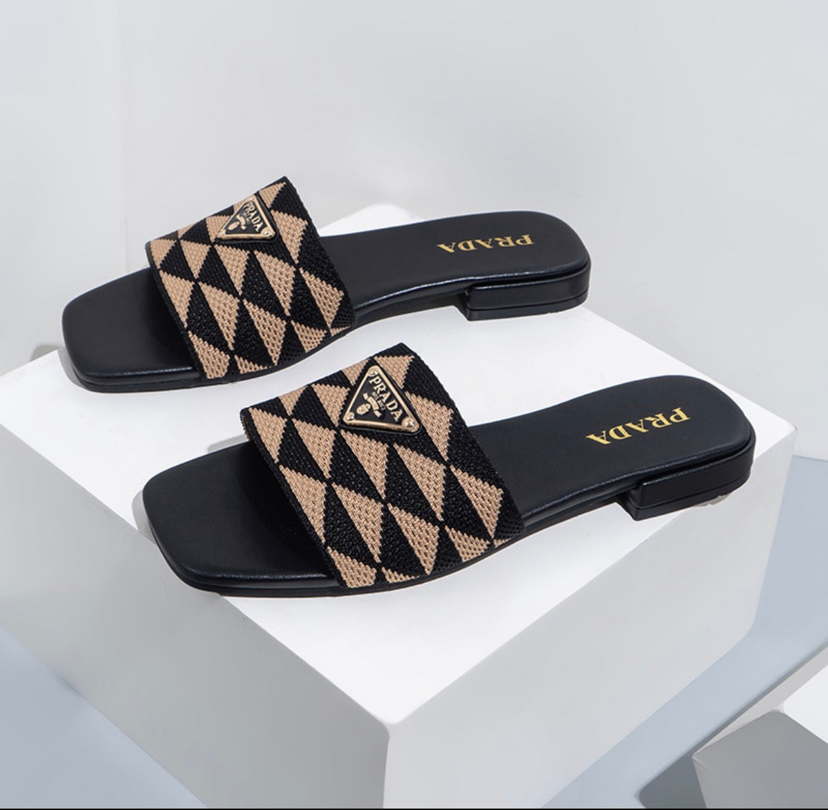 Sandale : PRADA