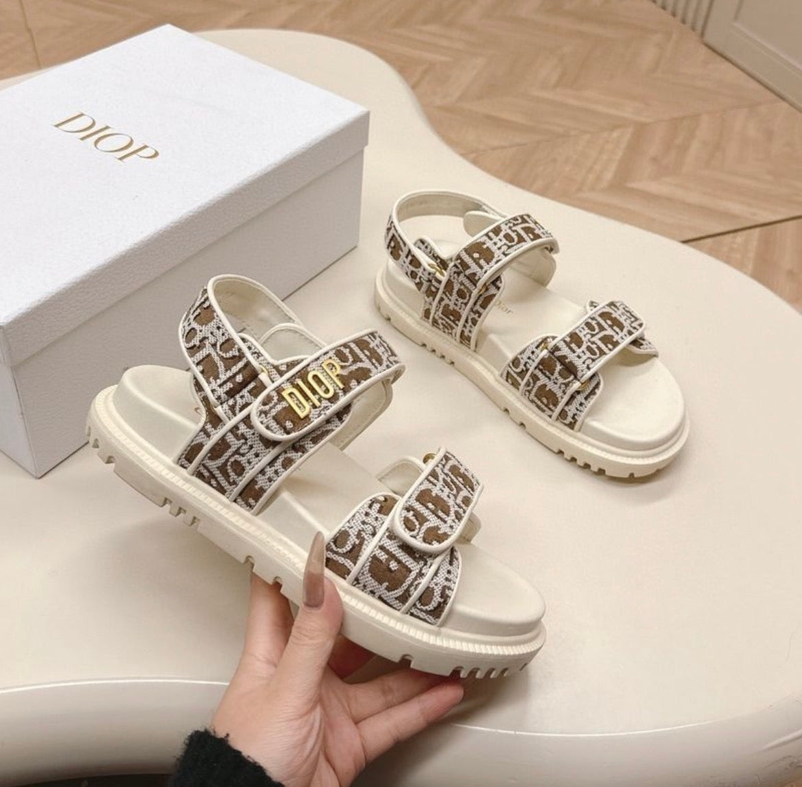 Pantoufles homme :DIOR