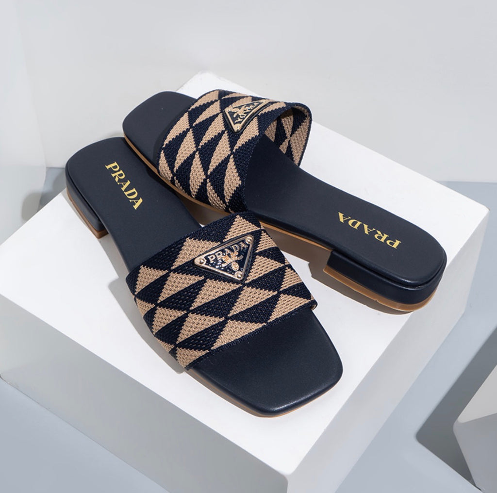 Sandale : PRADA