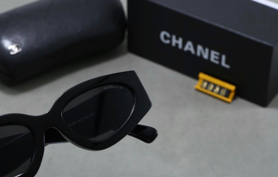 Lunette de soleil femme :CHANEL