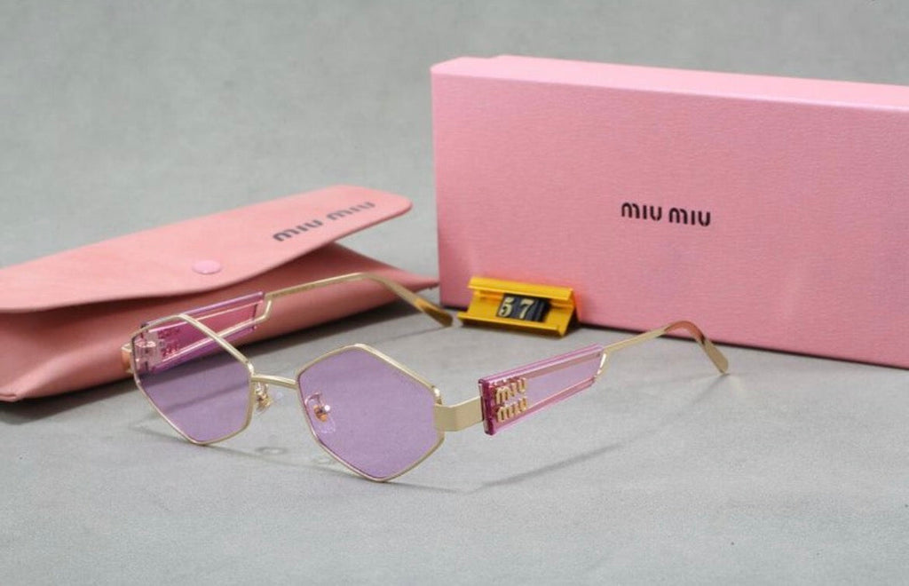 Lunette de soleil femme :MIU MIU